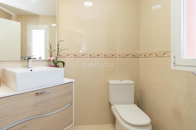 Foto b443248d-b4c2-47c8-b16e-db0d45d80860. Casa  seminueva!!! en Motril ciudad Motril