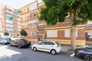 Pis  Calle doctor tercedor. Buscas un piso en la fabriquilla? si,si en planta baja!!!