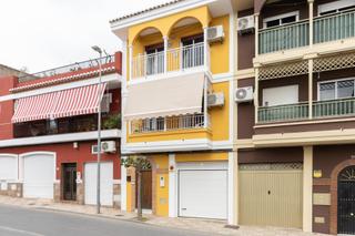 Casa  Calle virgen del pilar. Tu casa familiar con garaje y vistas al mar en las angustias