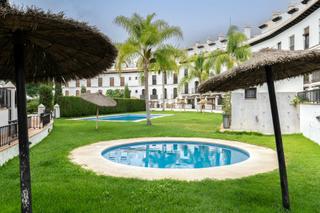 Appartement à Vélez de Benaudalla. Acogedor piso en velez de benaudalla con piscina, plaza de aparc