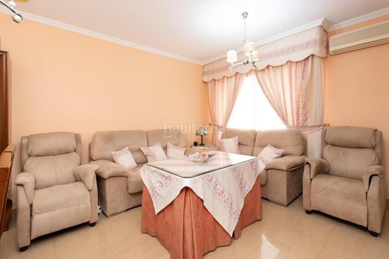 Foto 6abe4594-0f7a-46c8-9a87-0cd6ba50a950. Casa amb aparcament a Motril ciudad Motril