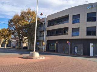 Local commercial  Avenida avenida de julio moreno. Gran oportunidad local en el puerto !!!