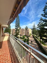 Affitto Appartamento in Playa de Granada. Apartamento en playa poniente con piscina