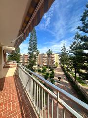 Rent Flat in Playa de Granada. Apartamento en playa poniente con piscina