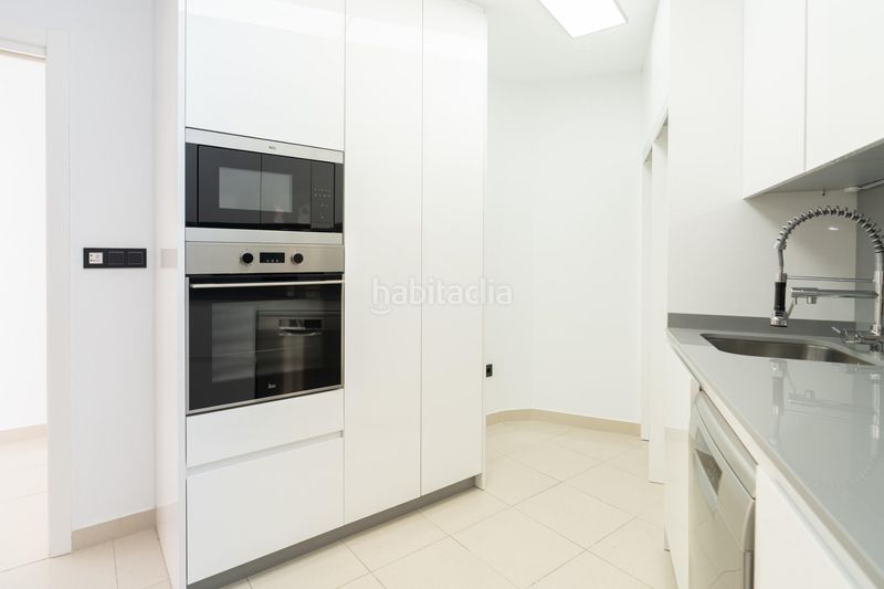 Foto 1b2a1695-8f5b-45ab-a369-cfde1dc84dbc. Pis amb aparcament a Motril ciudad Motril