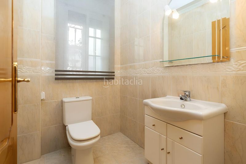 Foto a7d917b1-5a9a-4093-bbdd-6585b7d1d5d4. Xalet amb aparcament a Motril ciudad Motril