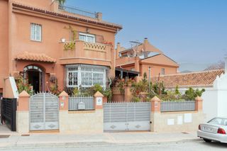 Casa  Calle indira gandhi. Espectacular casa en la nacla  un sueño hecho realidad