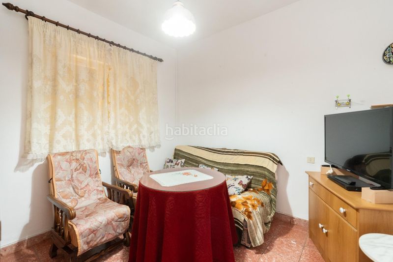 Foto f09b5b86-60c3-4f77-b87d-5563b4de1b83. Casa amb aparcament a Centro Salobreña