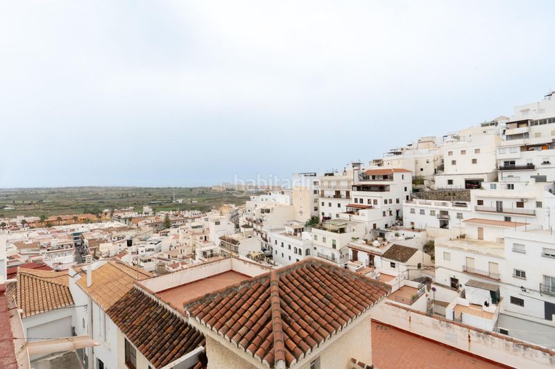 Foto fc8a60e4-3297-4399-8c03-813db63f96f7. Casa amb aparcament a Centro Salobreña