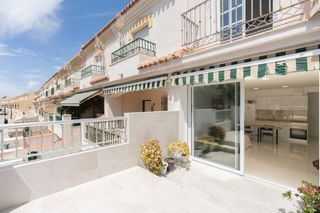 Casa  Calle osa mayor. Venta de casa adosada en la playa de salobreña, a un paso del ma