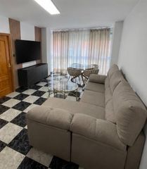 Location Appartement à Motril  ciudad. Piso recién reformado de 3 hab. junto a todos los servicios