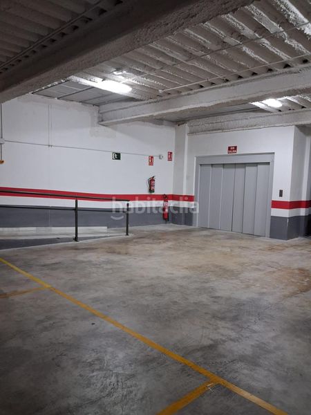 Foto aa81a76a-9779-4da3-b15f-009b66b22249. Aparcament cotxe a Motril ciudad Motril