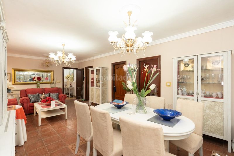 Foto 2a0c8fab-b8a0-4c86-9976-68c1a5f9fbaf. Casa amb aparcament a Motril ciudad Motril