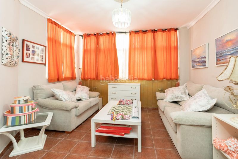 Foto bd4d1761-a2f4-4252-bd57-c1a1f048275b. Casa amb aparcament a Motril ciudad Motril