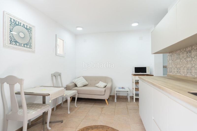 Foto b605d5fb-5c46-48bc-aa53-910b17d06502. Casa amb piscina a Vélez de Benaudalla