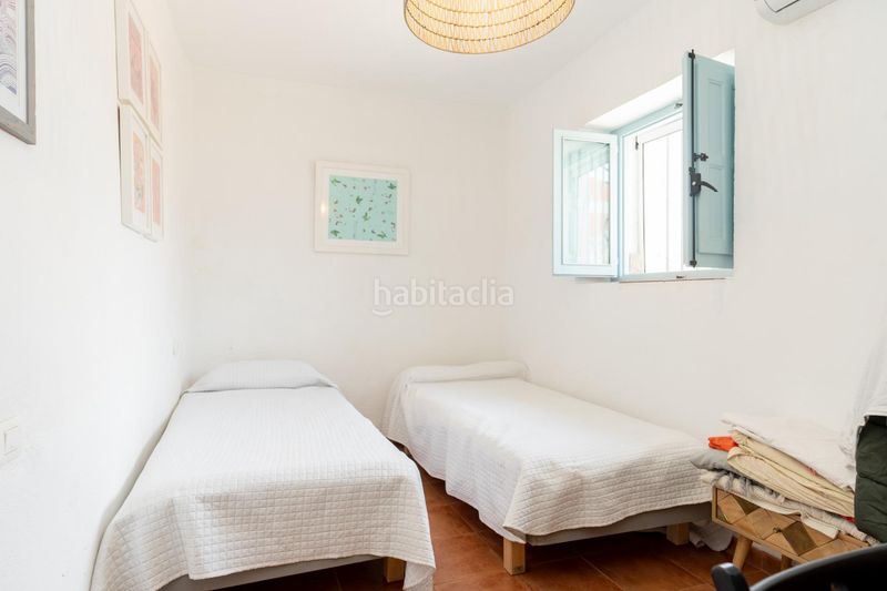 Foto c1b4f701-93b5-42cb-99b7-eb98c805010c. Casa amb piscina a Vélez de Benaudalla
