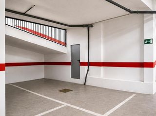 Autoparkplatz  Calle cristobal colon. Oportunidad de inversión!!! plaza de aparcamiento con trastero e