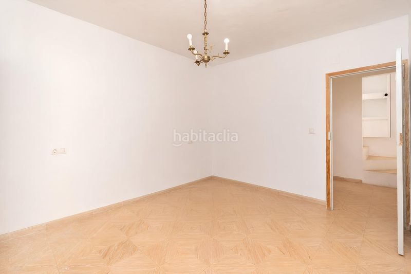 Foto 12e2f6b2-385e-4ec4-9efb-82770ee70ec9. Casa amb aparcament a Ítrabo