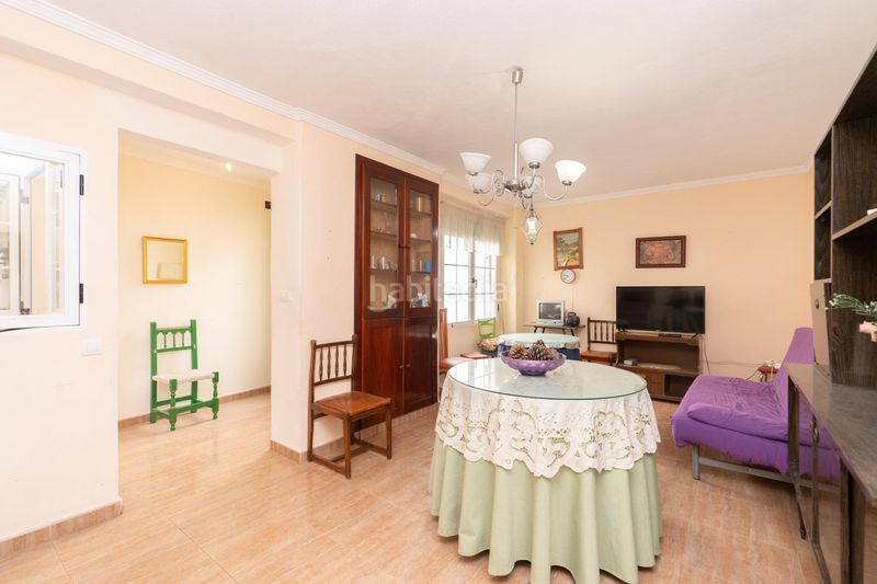 Foto c17c657e-0a89-4d42-986d-b957d78a4a8b. Casa amb aparcament a Ítrabo