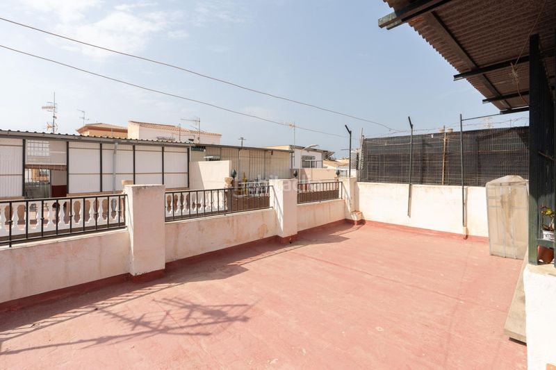 Foto f35c6a93-cb10-4c19-8a98-8e2c5ca0b412. Casa a Motril ciudad Motril