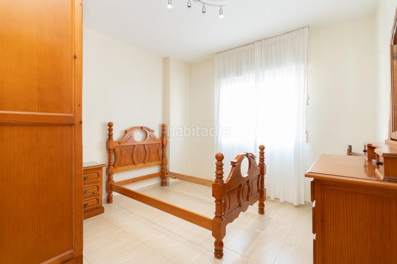 Foto bd30a2eb-a7b9-46a4-b083-658a1eee3d80. Pis a Motril ciudad Motril