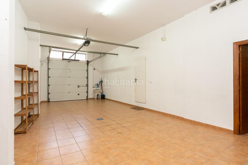Foto b0da1432-de85-41f3-ad08-04c54aa2a081. House with parking in Motril ciudad Motril