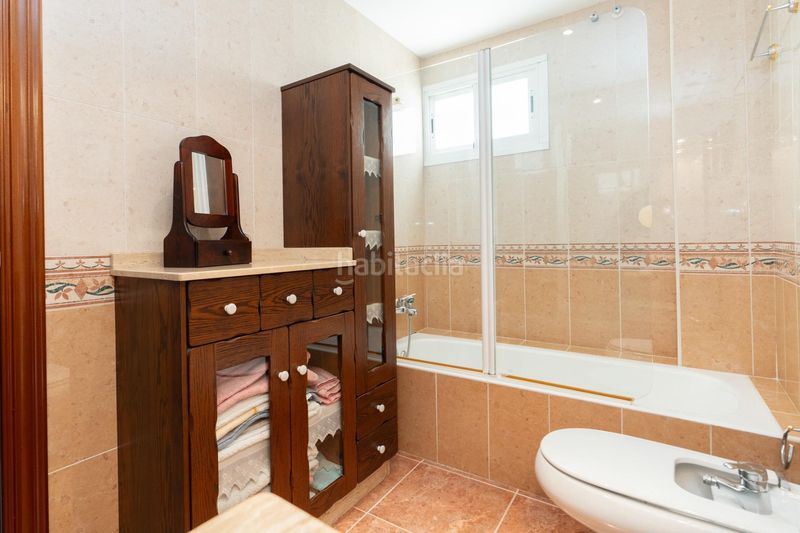Foto b789385b-93f5-41d7-b63a-5987fafe5e00. House with parking in Motril ciudad Motril