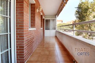 Appartement  Avinguda de l'eramprunyà. Piso 4 habitaciones con ascensor