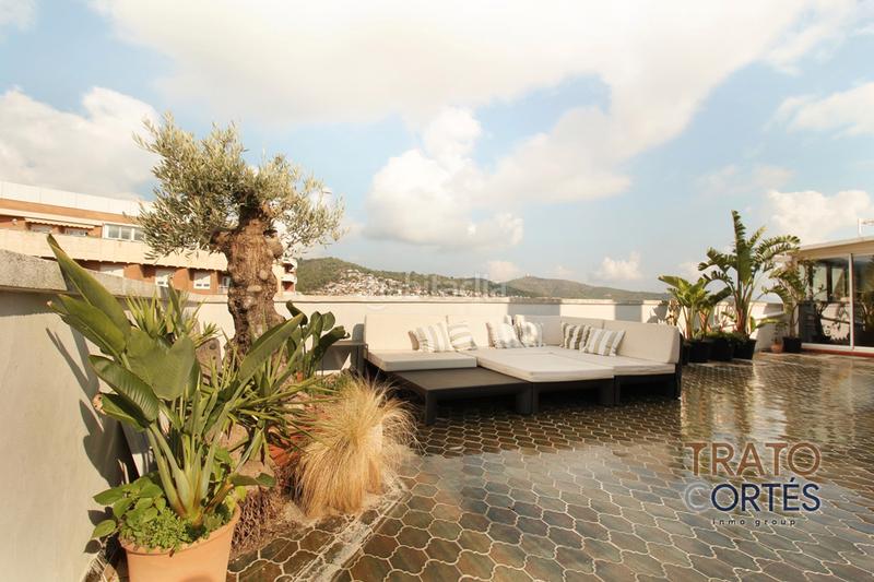 Foto 5852cb36-5a8e-4685-9886-2090b0190d75. Ático atico reformado con terraza a nivel en Centre-Estació Gavà