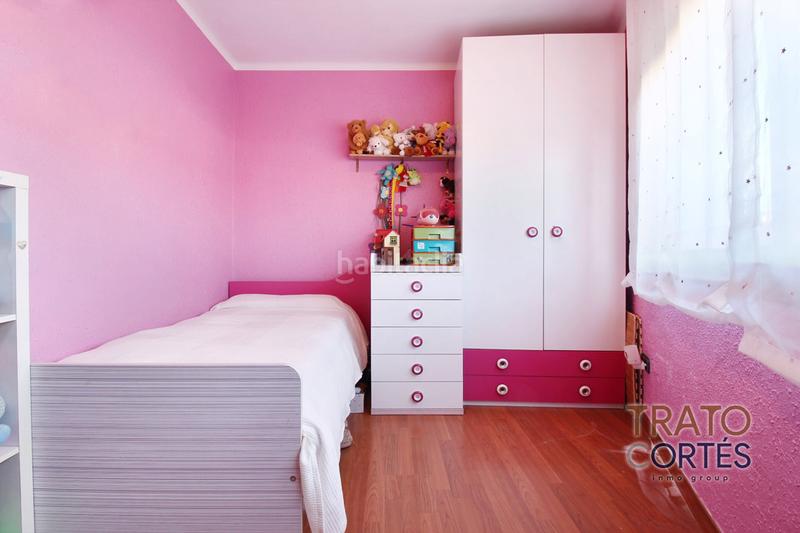 Foto 256ba167-6544-4e15-a5d1-25cfc89ae003. Pis a carrer de jaume abril 32 a Centre Viladecans