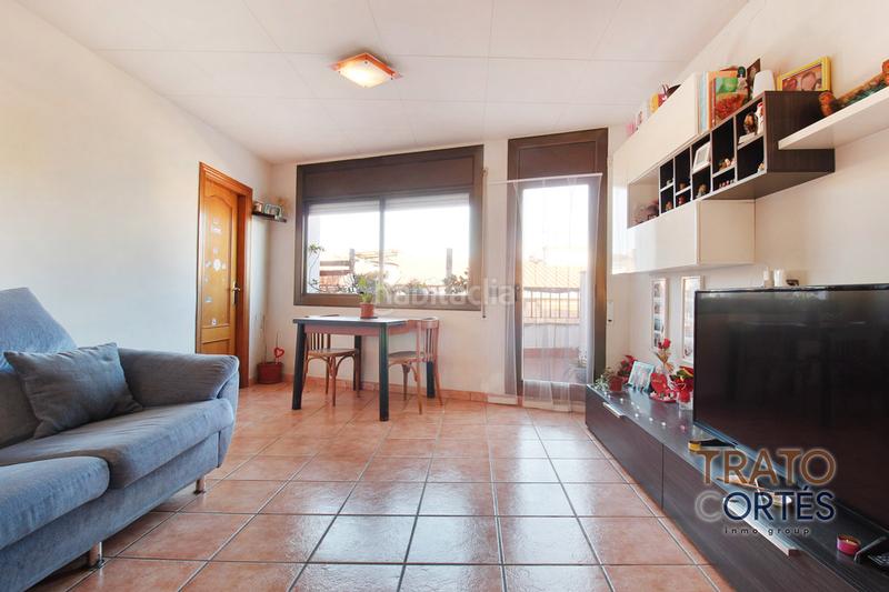 Foto 573584fb-bbc2-4cb8-a826-58a0be00b93e. Pis a carrer de jaume abril 32 a Centre Viladecans