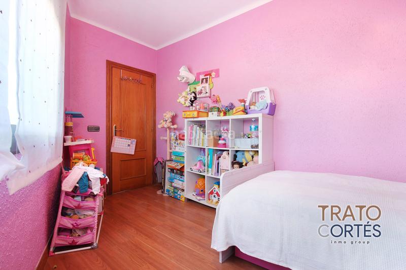 Foto bcbc8194-9063-44d4-b9b5-485fc22d1e16. Pis a carrer de jaume abril 32 a Centre Viladecans