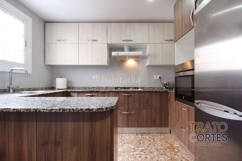 Foto fa628b2a-782c-475e-aa9e-2dee3b9ce861. Pis amb xemeneia calefacció a Diagonal-Colomeres Gavà