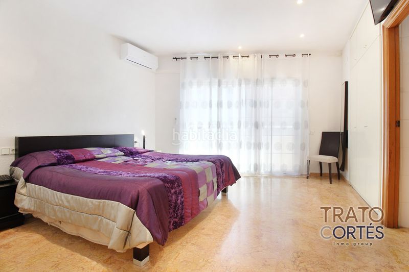 Foto 17da5b8d-f42b-4a58-b73c-40ed4dc8effe. Casa aparellada a plaça magdalena trias 10 a Centre-Estació Gavà