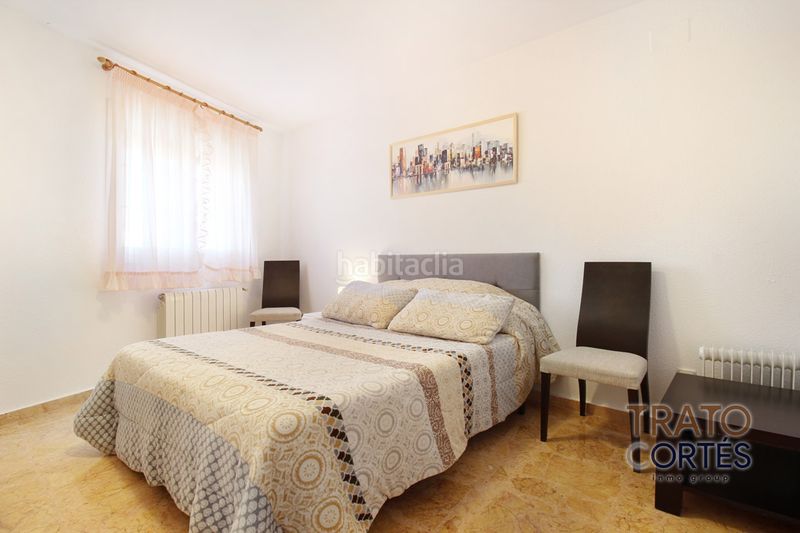 Foto 2b1febea-c7d9-4f77-a647-ad4ebe81158a. Casa aparellada a plaça magdalena trias 10 a Centre-Estació Gavà
