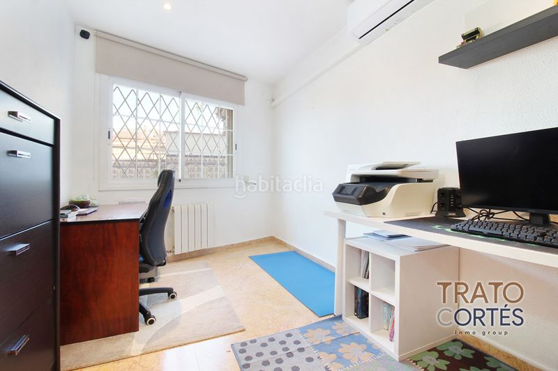 Foto 2c3a167d-930f-40d9-a17a-5cdd5a329a17. Casa aparellada a plaça magdalena trias 10 a Centre-Estació Gavà