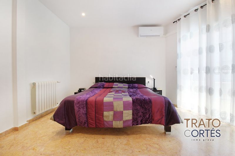 Foto 5b8bb853-fcf3-4f97-9412-b845861507ea. Casa aparellada a plaça magdalena trias 10 a Centre-Estació Gavà