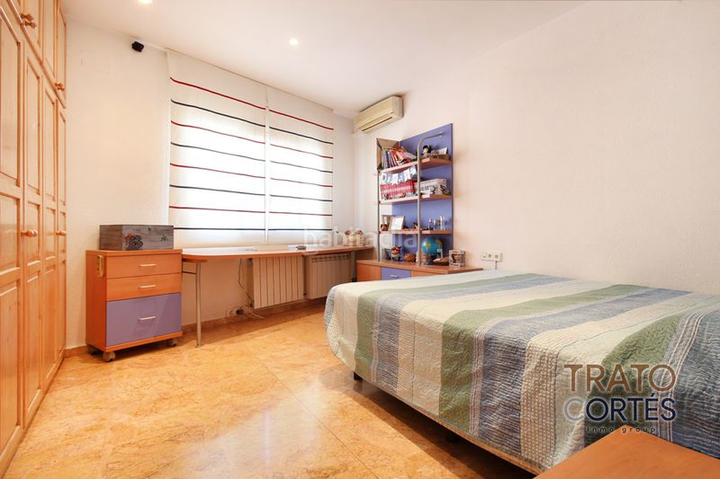 Foto 97fbf452-e957-480f-89b9-fb73c99ee13c. Casa aparellada a plaça magdalena trias 10 a Centre-Estació Gavà