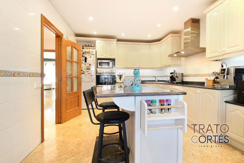 Foto d2b23957-b22a-42b9-be50-5813930cd8bd. Casa aparellada a plaça magdalena trias 10 a Centre-Estació Gavà