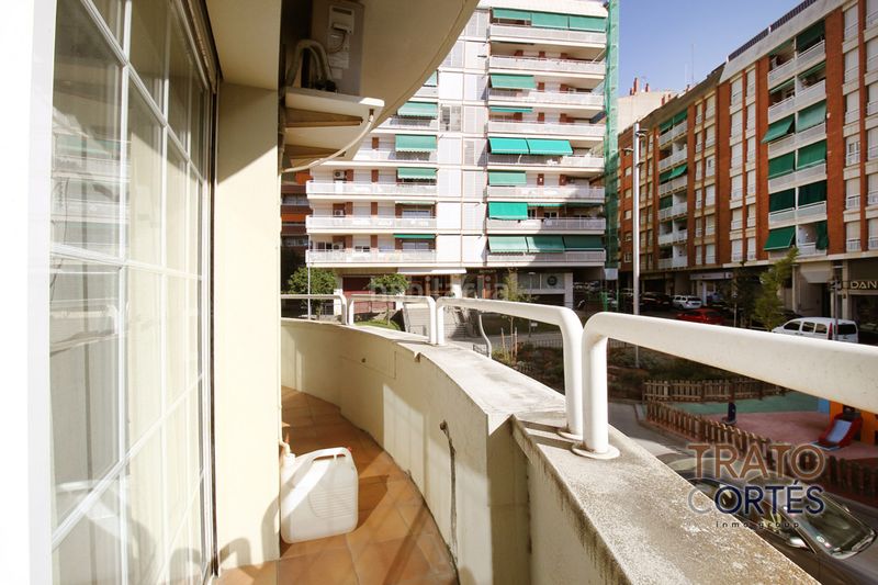 Foto d3111111-0b70-4eb3-86cd-56738393bf05. Casa aparellada a plaça magdalena trias 10 a Centre-Estació Gavà
