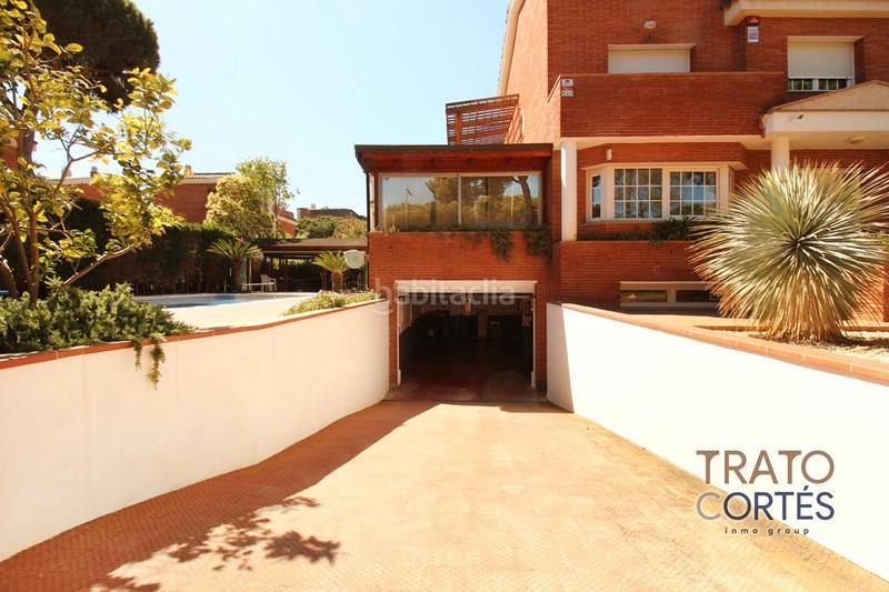 Foto 243c847a-4d65-43f0-a672-6ef98d86d2c4. Chalet en Gava Mar Gavà