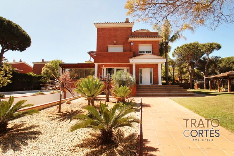 Foto 8ddff22e-718f-4cd4-bde5-14312a3fdb38. Chalet en Gava Mar Gavà