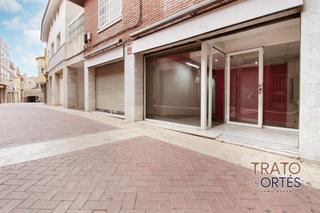 Local commercial  Carrer del centre. Local comercial en alquiler de 143 m² en el centro de gavà – ide