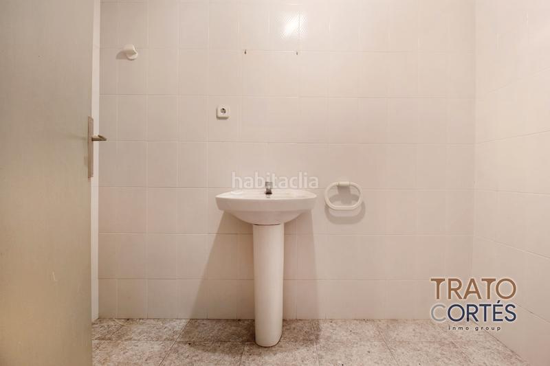 Foto c985b54d-9c86-46f0-9c68-ae6dba8a9e4b. Locale commerciale in Passeig Maragall Gavà
