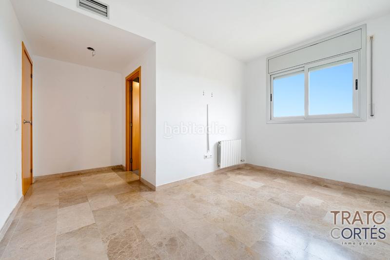 Foto 8b70e227-ae9c-4c3a-8c3d-70bf25b84df6. Piso  con zonas comunes, piscina, pádel y parking incluido en Reus