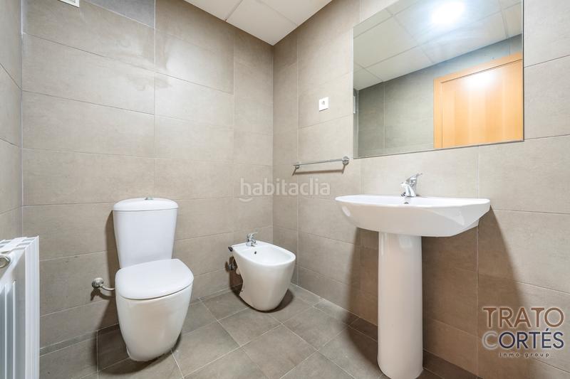 Foto 9ec9f7b2-96bc-4630-a263-770f98ab8778. Piso  con zonas comunes, piscina, pádel y parking incluido en Reus