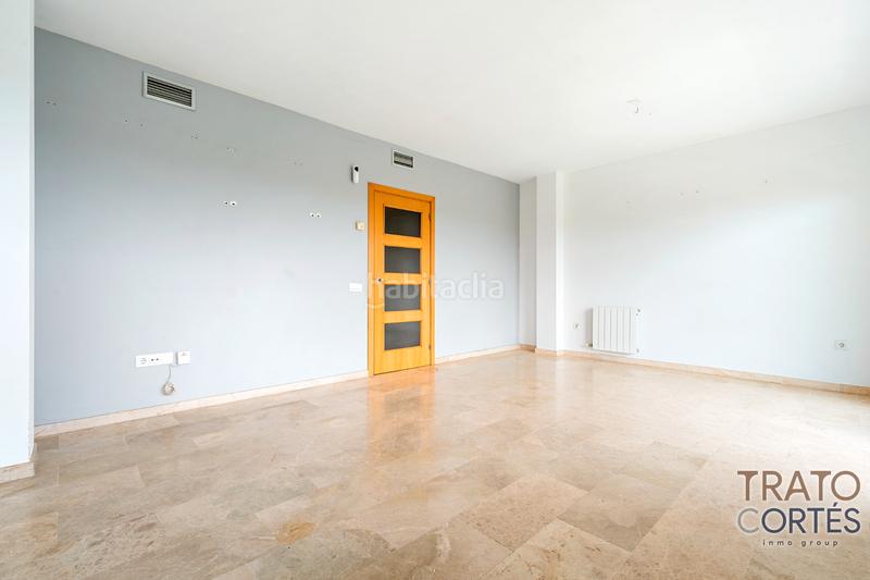 Foto a67549c4-3ed0-4112-9551-e5bb06643652. Piso  con zonas comunes, piscina, pádel y parking incluido en Reus