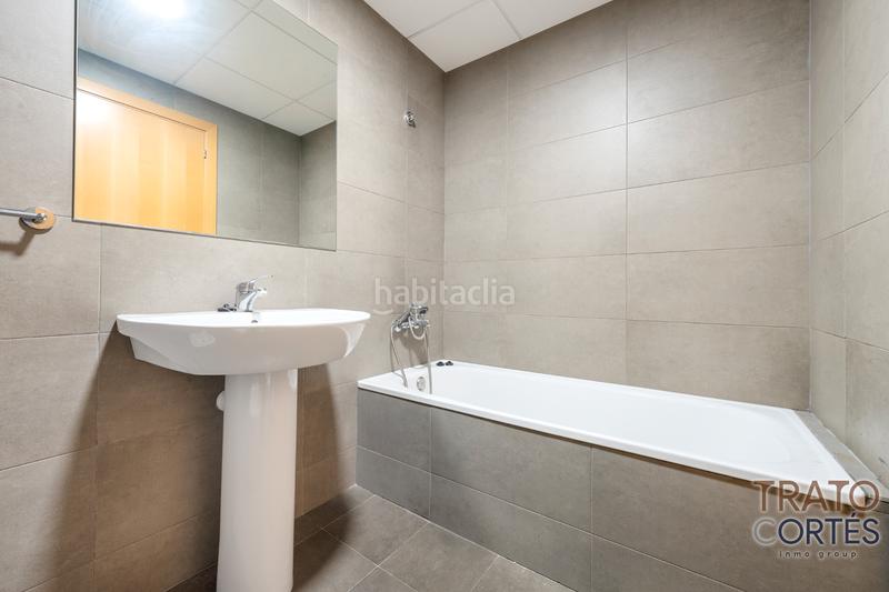 Foto c05b5b5c-34f8-427d-abb0-b0649ac41def. Piso  con zonas comunes, piscina, pádel y parking incluido en Reus