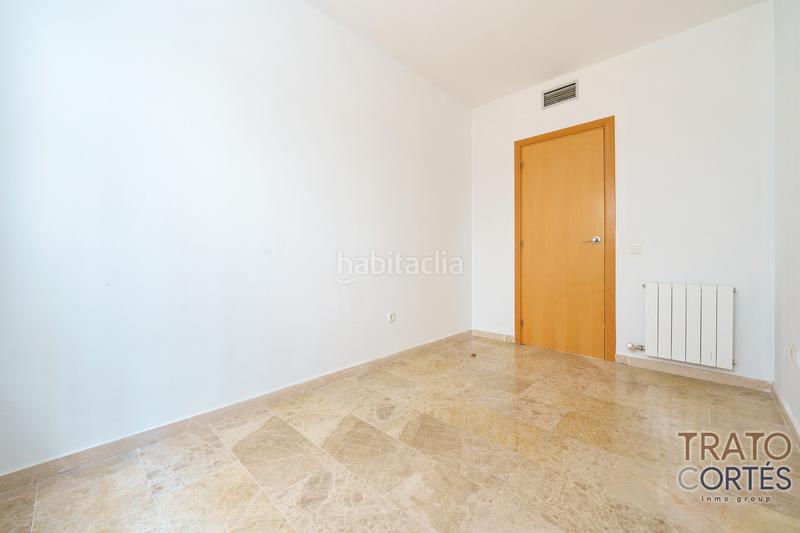 Foto e477516e-3aa0-4415-af8d-97eed10b1c46. Piso  con zonas comunes, piscina, pádel y parking incluido en Reus