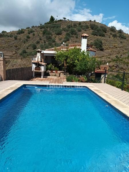 Foto 54c0774c-1f2b-4e0e-8be4-fa7393dacd01. Masia amb aparcament piscina a El Morche Torrox